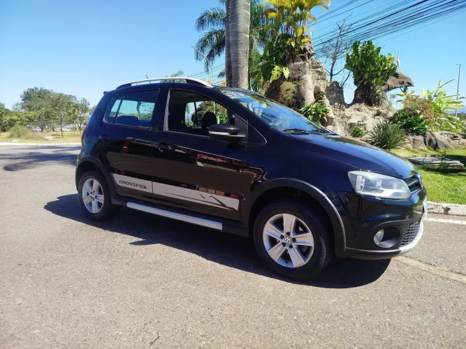 Volkswagen Crossfox 1.6 MI Total Flex 8V 5P 2011