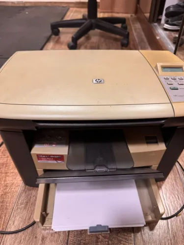 - Impressora HP LaserJet M1005 MFP.