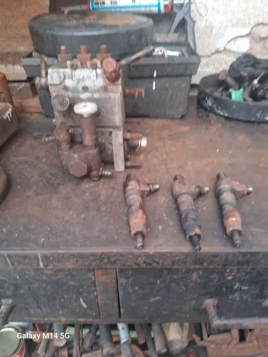 Bomba e bicos injetores mwm