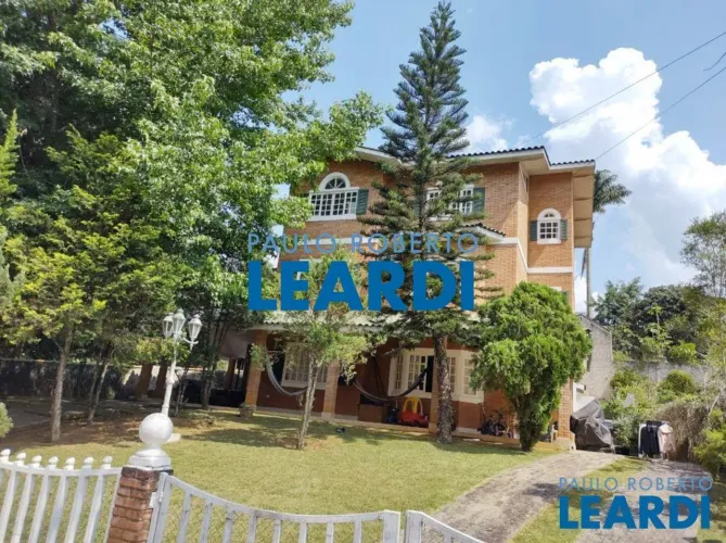 CASA EM CONDOMÍNIO - ARUJAZINHO 1, 2, 3 - SP