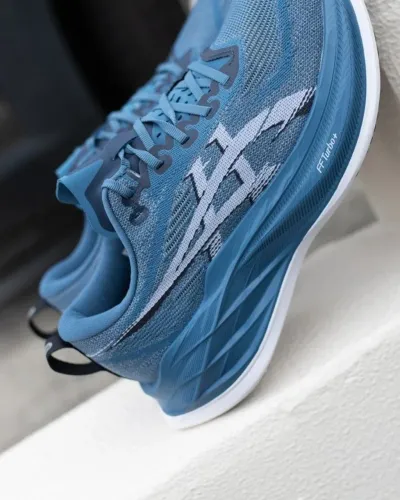 Asics Superblast 2 top