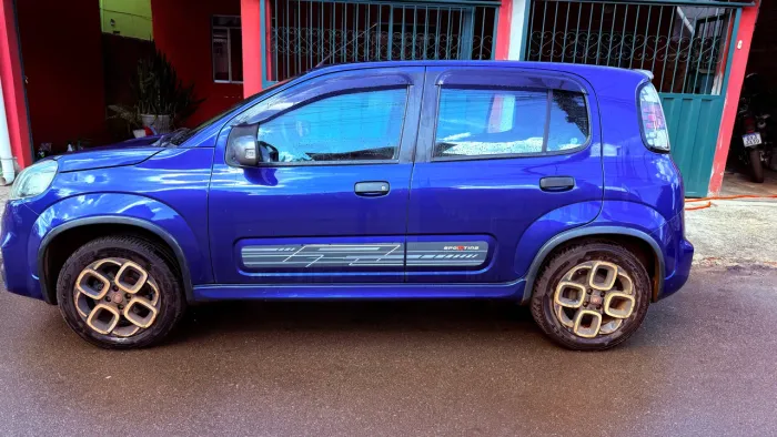 Fiat Uno Sporting Dualogic 1.4 EVO Flex 8V 4P 2015