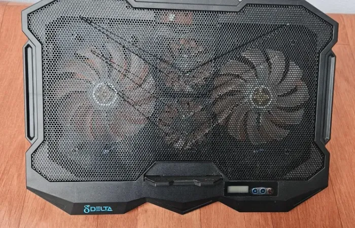 SUPORTE NOTEBOOK COM VENTOINHAS
