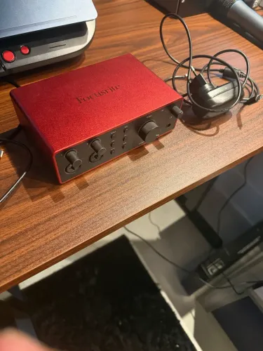 Interface Áudio Scarlett 4i4 4ª Geração Focusrite Original
