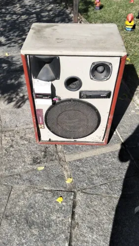 Vendo caixa acústica como módulo bateria auxiliar