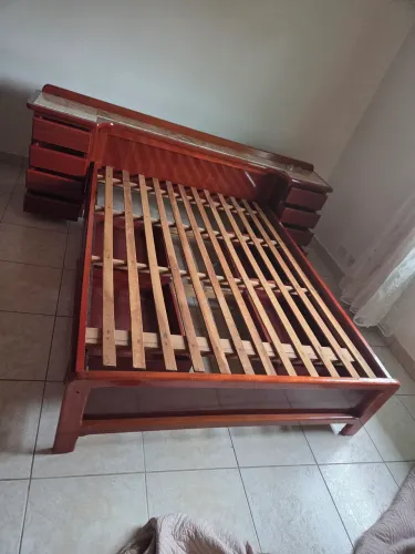 Cama Casal c/cabeceira em mármore