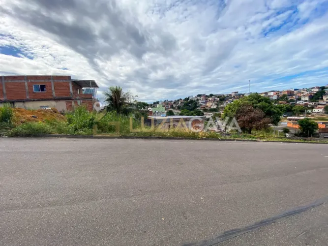 Lote em Maracanã  de esquina com 282 m².