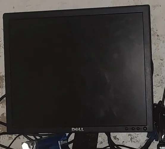 Monitor Dell 18 polegadas 