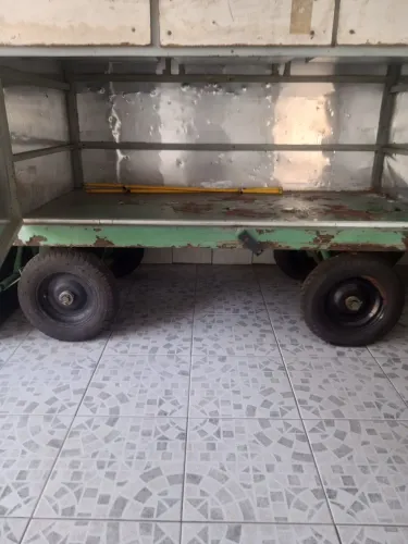 Carrinho pra venda de pipoca ou lanches