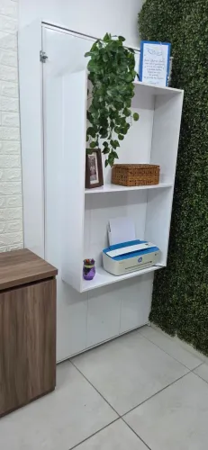 Cama Retrátil Vertical Solteiro com Painel e Estante