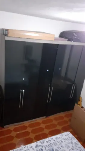 Guarda roupa de 6 portas semi novo