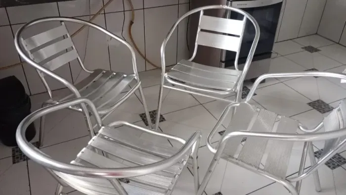 Cadeira de alumínio em perfeito estado