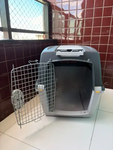Caixa de Transporte Chalesco Gulliver Cinza Com Rodinhas para Cães e Gatos N.4