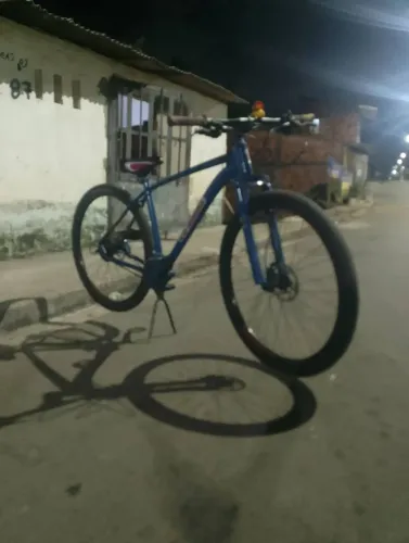Bicicleta com freio idraulico Shimano