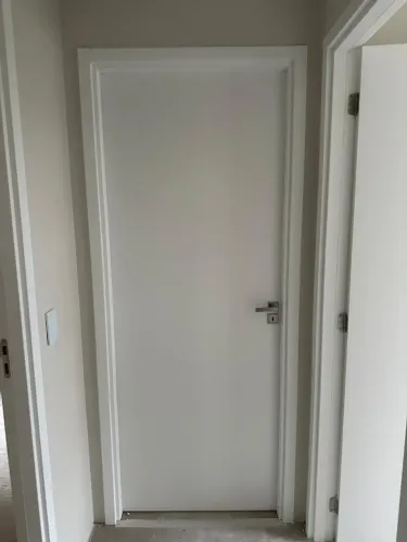 Porta madeira maciça - Pintura PU cor Branco Acetinado - Marca PORMADE