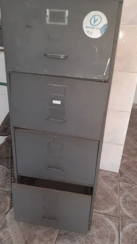 BAIXOU! BAIXOU! ...ARQUIVO DE AÇO DESCARRILHADO 