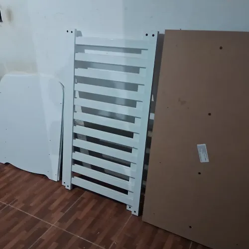 Vendo berço 2 em 1 com algumas marcas de uso! 