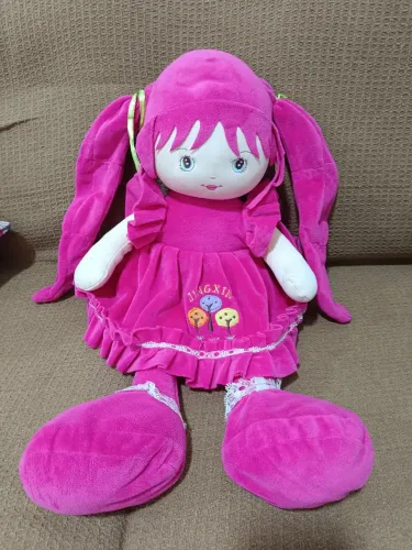 Boneca de pelúcia antialérgica seminova