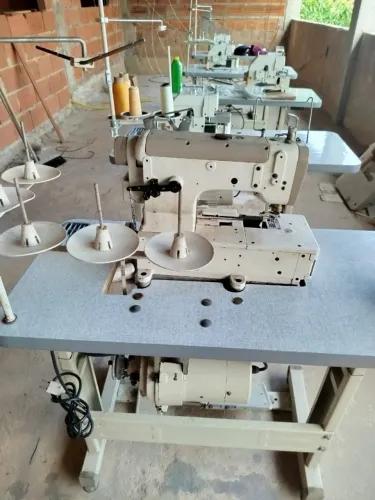 Máquina de costura colarete 