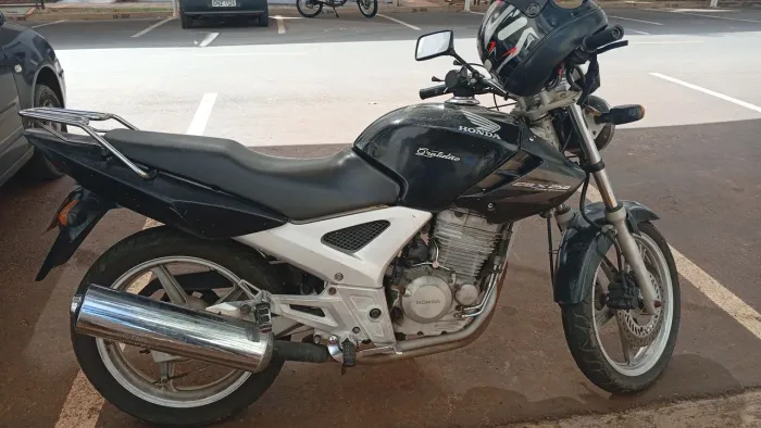 Twister 250  2004 preta