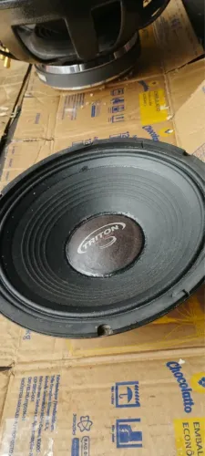 Médio triton 10 polegadas 300RMS nunca reformado todo original