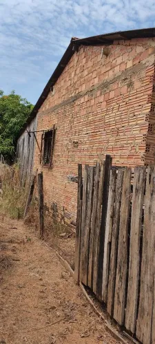 Vendo uma casa no bairro Porto Cristo