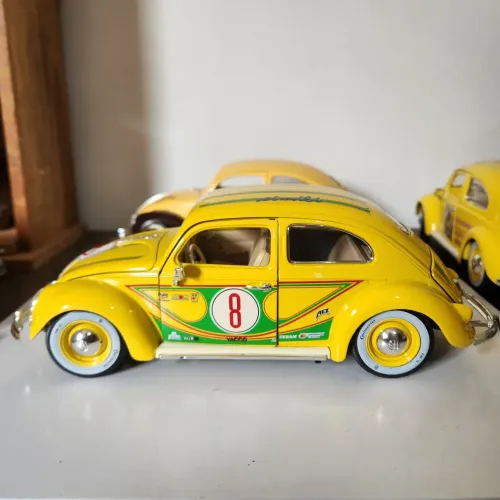 Fusca Miniatura Burago 1/18 1955 Yellow Striped Racing Volkswagen VW