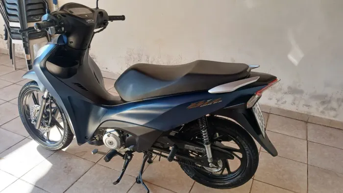 Biz 125 completa com apenas 3900km rodados