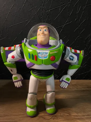Buzz Lightyear Signature Collection Inglês