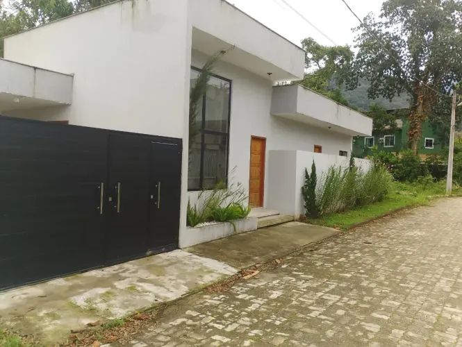 Casa para aluguel tem 75 metros quadrados com 3 quartos