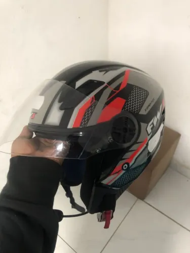 capacete fw3 aberto