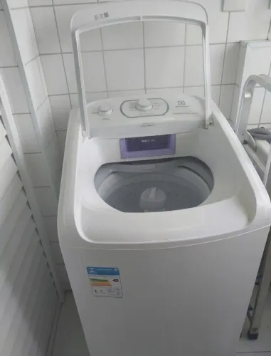 MÁQUINA DE LAVAR NOVA ELECTROLUX 11KG LES11 ESSENCIAL CARE COM FILTRO PEGA FIAPOS