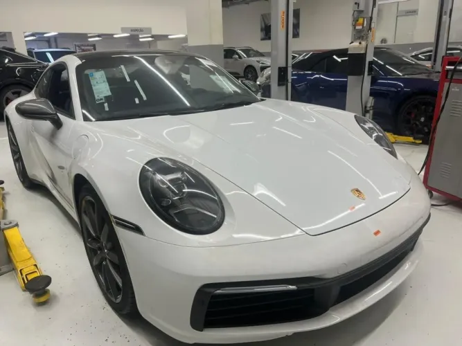 Porsche 911 Carrera 3.0 24V H6 PDK 2024