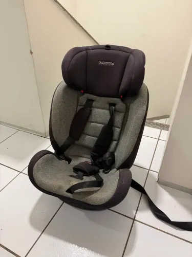 Cadeirinha de Bebê reclinável com giro de 180º e fixação isofix