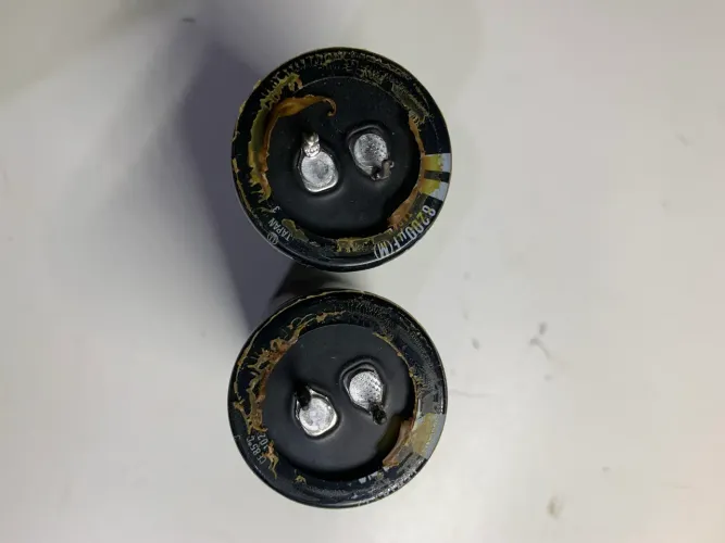 Par capacitor eletrolítico 8200uf x 73v
