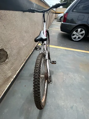 Bicicleta Aro 24 Infantil Caloi Ceci Branca 21 Marchas - Branco