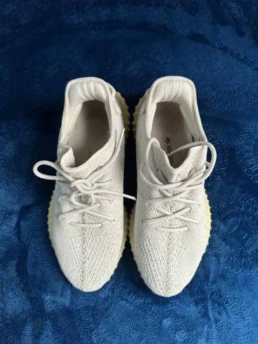 Tênis Adidas Yeeze Boost 350