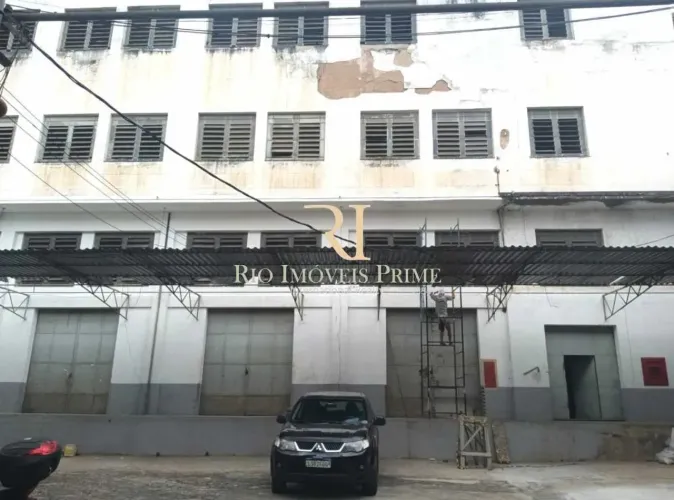 Galpão no Caju / 5.325 m² /apto para carretas