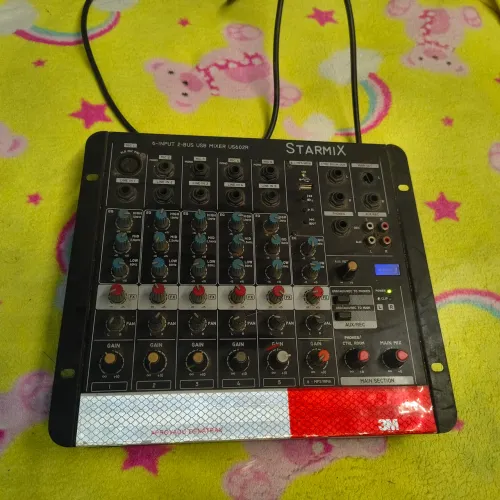 Vendo uma messa de som de 6 canal