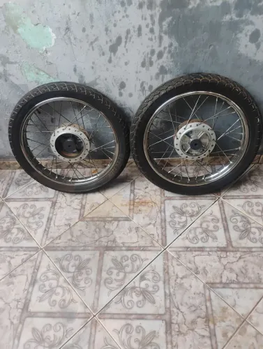 Rodas e pneus originais Honda CG Start