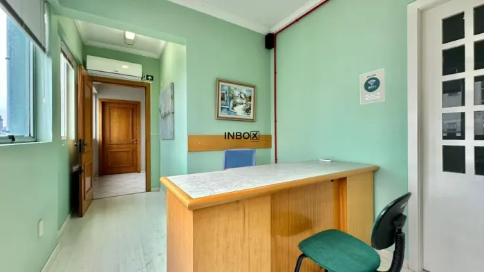 INBOX IMOBILIÁRIA VENDE OU ALUGA -SALA COMERCIAL NO CENTRO EM BENTO GONÇALVES.