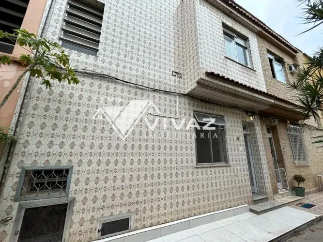 Casa de vila no Cachambi com 02 Quartos e Varanda