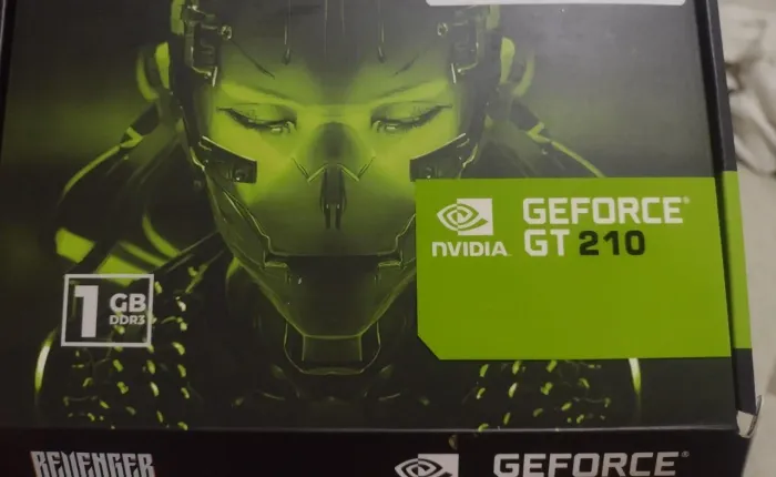 Placa de video GeForce GT 210 1G