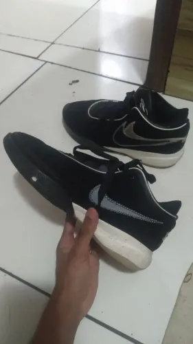 Nike LeBron Witness 8