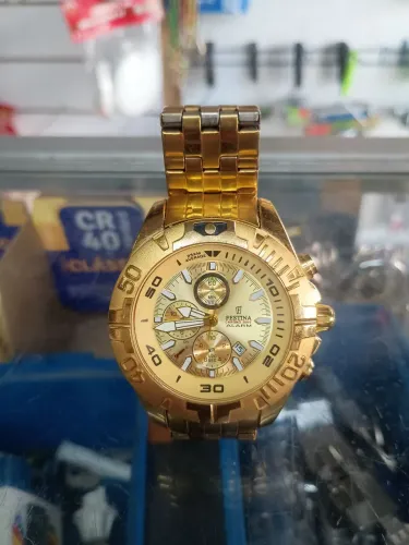 Relógio Festina muito top com garantia num preço muito acessível pra vender rápido