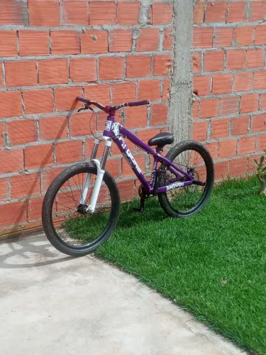 Bicicleta Gios roxa aro 26 Grau 