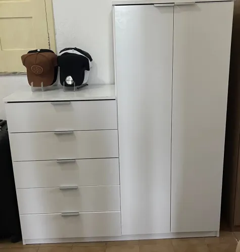 Cômoda com 5 gavetas e sapateiro 