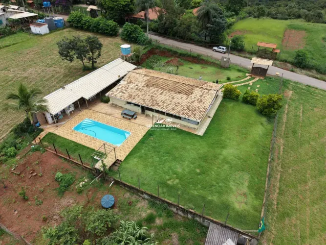 Sítio 2.000m² com área gourmet e piscina a venda em Rio Manso MG