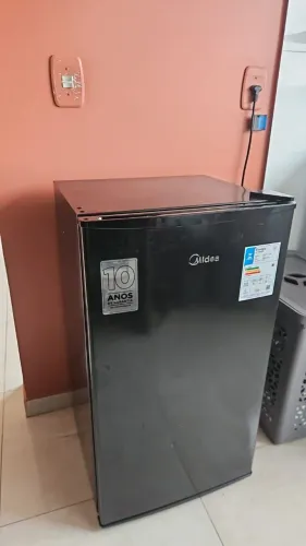 Frigobar 93 Litros Black Edition Inverter Bivolt Midea