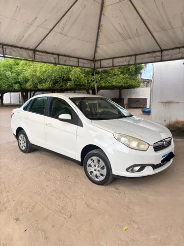 Fiat Grand Siena Attrac. 1.4 EVO F.flex 8V 2013